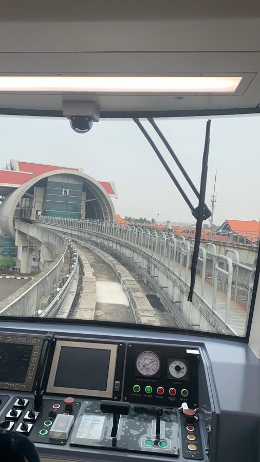 Simulator kabin kereta